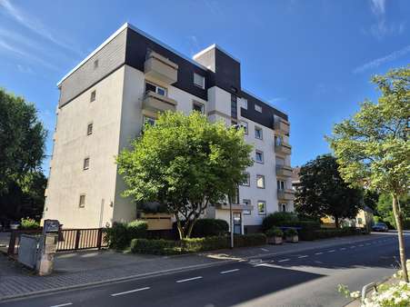 Straßenansicht Straßenansicht - Etagenwohnung in 63263 Neu-Isenburg mit 107m² kaufen