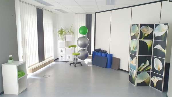 Helle Praxisfläche Helle Praxisfläche - Büro in 63225 Langen mit 220m² kaufen