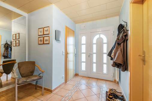 Eingangsbereich Eingangsbereich - Reihenmittelhaus in 63322 Rödermark mit 135m² kaufen
