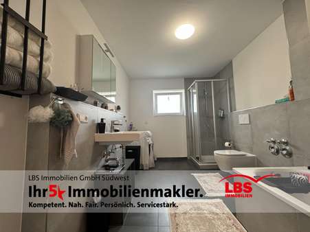 Badezimmer 1.OG rechts - Mehrfamilienhaus in 77839 Lichtenau mit 520m² kaufen