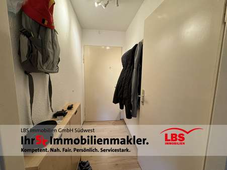 Flur - Etagenwohnung in 76227 Karlsruhe mit 29m² kaufen