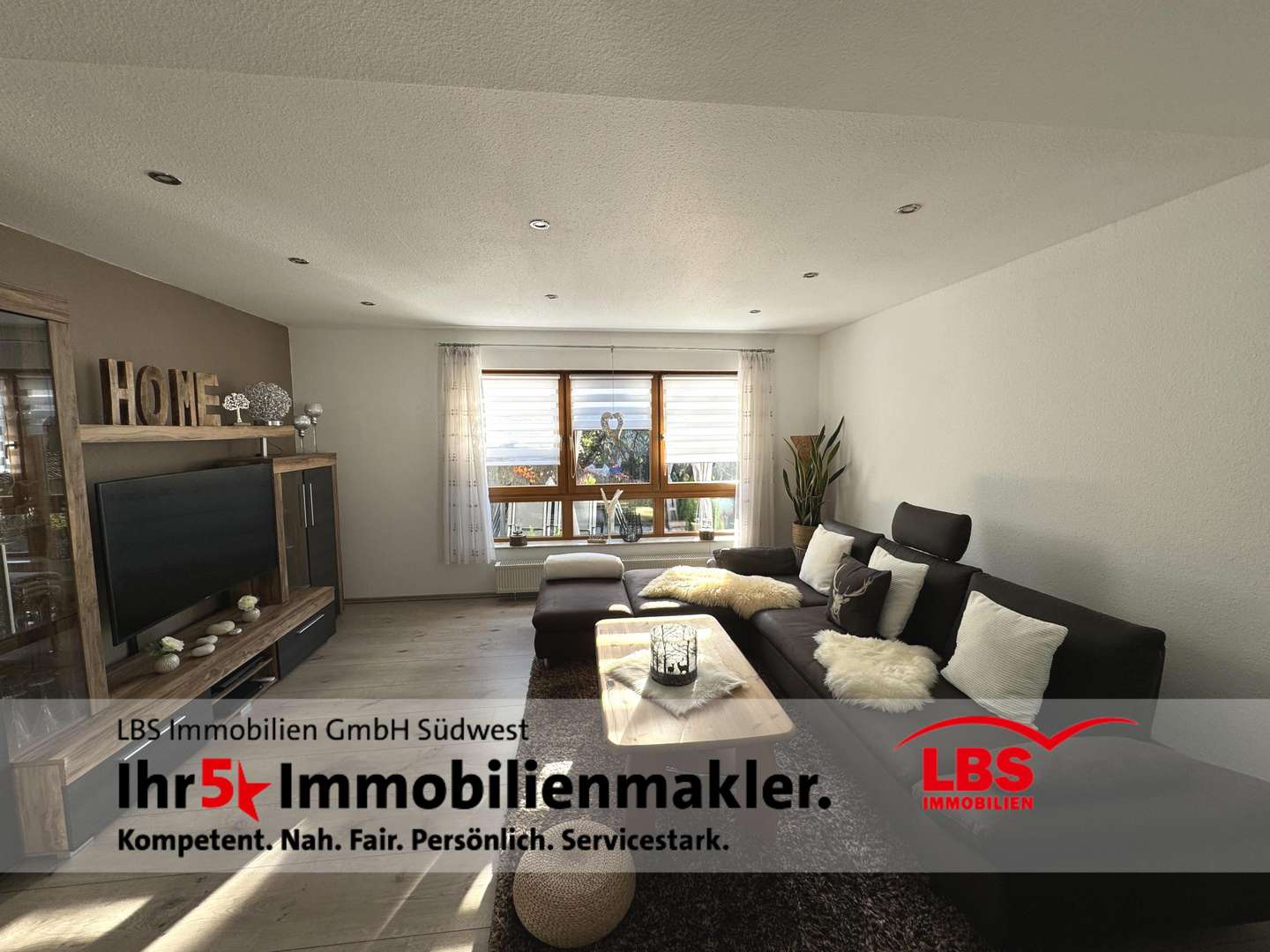 Wohnzimmer - Zweifamilienhaus in 76596 Forbach mit 149m² kaufen