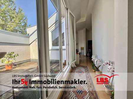 Flur Flur - Dachgeschosswohnung in 76534 Baden-Baden mit 84m² kaufen