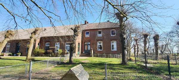 Straßenansicht - Landhaus in 26831 Bunde mit 222m² kaufen