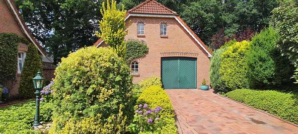 Garage Auffahrt - Einfamilienhaus in 26605 Aurich mit 170m² kaufen