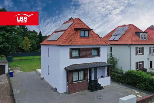 Stilvoll saniertes Einfamilienhaus in familienfreundlicher Lage