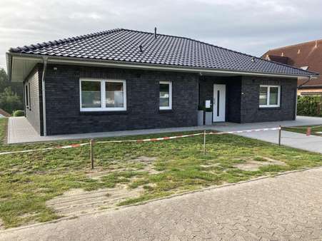 null - Bungalow in 27729 Vollersode mit 146m² kaufen