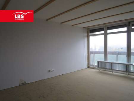 Wohnzimmer - Etagenwohnung in 38440 Wolfsburg mit 88m² kaufen