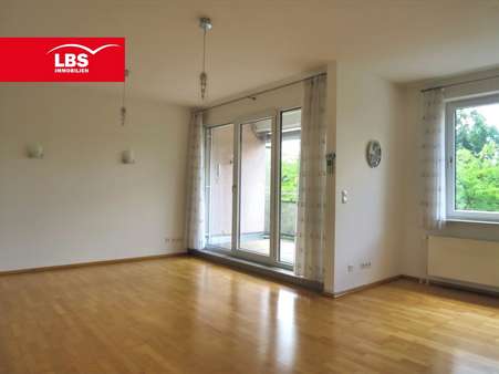 Wohnzimmer - Etagenwohnung in 38440 Wolfsburg mit 102m² kaufen
