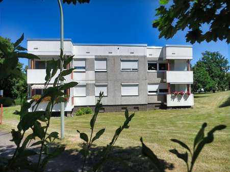 Hausrückseite Hausrückseite - Erdgeschosswohnung in 38442 Wolfsburg mit 88m² kaufen