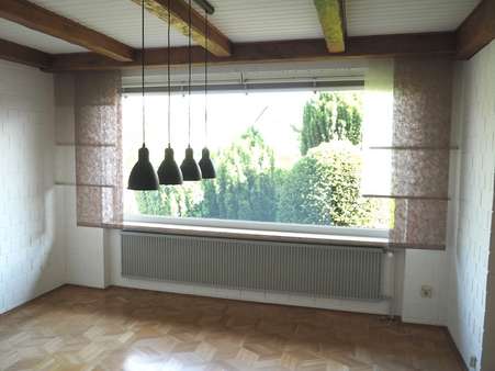 Wohnzimmer m. Blick in Garten - Einfamilienhaus in 38442 Wolfsburg mit 175m² kaufen