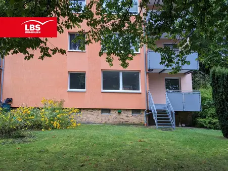 Zentrale und ruhige Lage, modernisiert. Loggia und Garten in Südausrichtung