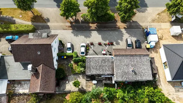 Drei Einheiten, viele Möglichkeiten – Wohnhaus mit Nebengebäude & Gewerbe