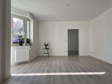 Wohnzimmer - Etagenwohnung in 21335 Lüneburg mit 65m² kaufen