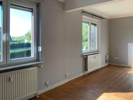 Haupthaus, sonniges Wohnzimmer - Zweifamilienhaus in 21436 Marschacht mit 196m² kaufen