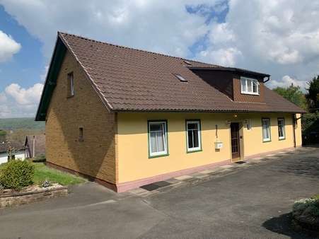 2 - Zweifamilienhaus in 37603 Holzminden mit 115m² kaufen