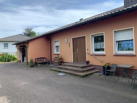 2 - Einfamilienhaus in 37699 Fürstenberg mit 150m² kaufen