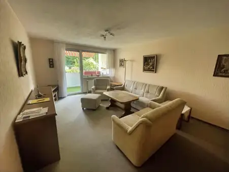 Stadtnah mit Blick ins Grüne - 2 Zimmer Wohnung mit Balkon und Stellplatz
