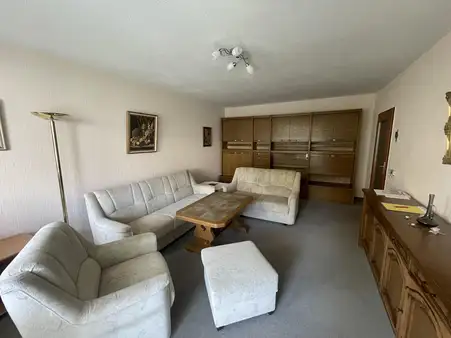 Stadtnah mit Blick ins Grüne - 2 Zimmer Wohnung mit Balkon und Stellplatz