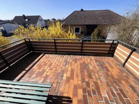 Gepflegtes Zweifamilienhaus m. Doppelgarage und Garten und Ausbaupotenzial