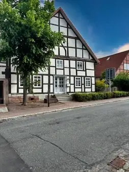 Schönes Fachwerkhaus mit Gestaltungspotential in Emmerthal  zu verkaufen