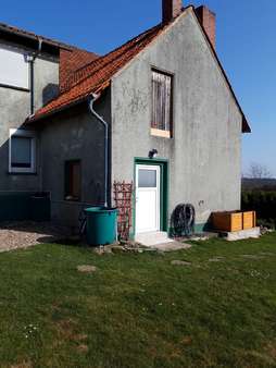 Blick vom Garten - Zweifamilienhaus in 31737 Rinteln mit 180m² kaufen
