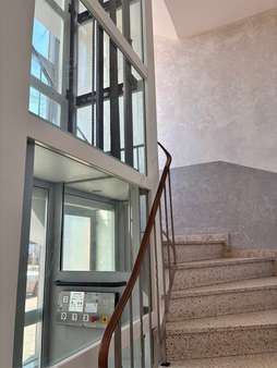 Treppenhaus mit Aufzug Treppenhaus mit Aufzug - Etagenwohnung in 31860 Emmerthal mit 40m² kaufen