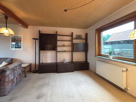 EG rechts - Wohnzimmer - Doppelhaushälfte in 37197 Hattorf mit 193m² kaufen