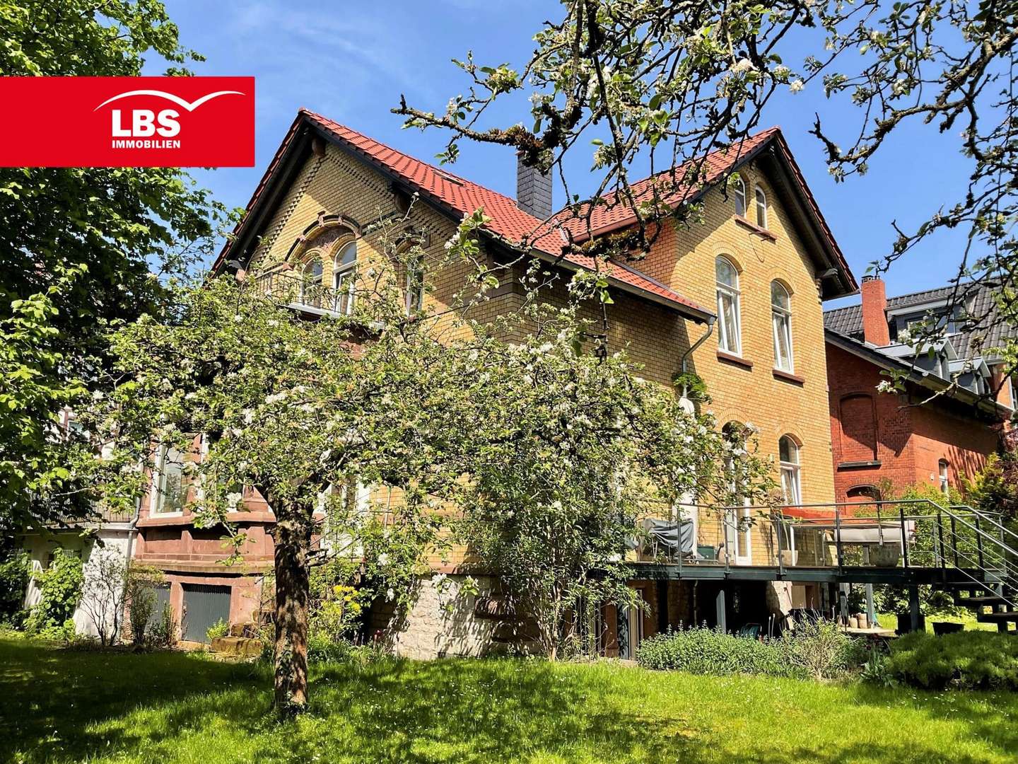 Hausansicht - Villa in 37083 Göttingen mit 218m² kaufen