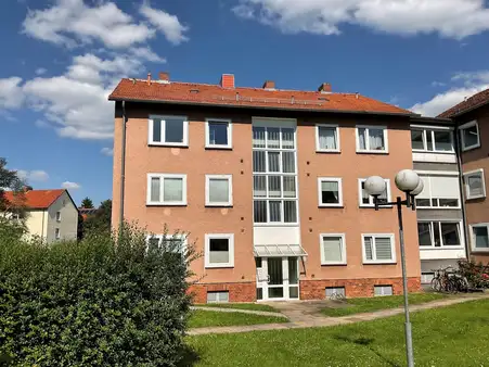 Helle 3-Zimmer Wohnung nur 3 Minuten zur Leine. Frei zum 30.04.2025! 