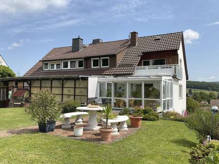 Hausansicht Gartenseite Hausansicht Gartenseite - Mehrfamilienhaus in 34355 Staufenberg mit 350m² kaufen
