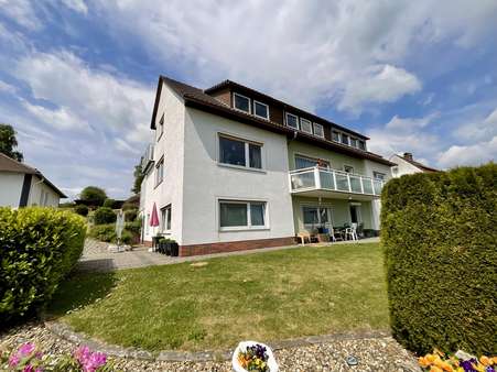 Hausansicht weitwinkel Hausansicht weitwinkel - Mehrfamilienhaus in 34355 Staufenberg mit 350m² kaufen