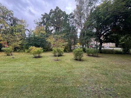 Blick vom Balkon Blick vom Balkon - Etagenwohnung in 13437 Berlin mit 53m² kaufen