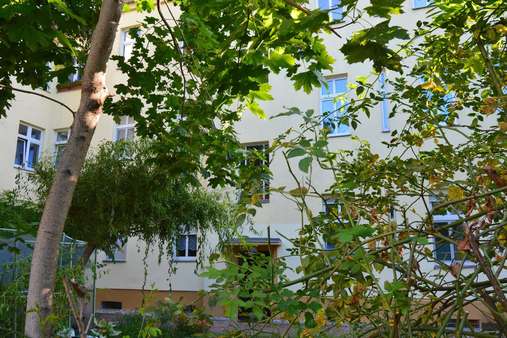 Seitenansicht - Etagenwohnung in 13156 Berlin mit 50m² kaufen