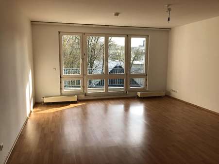 Wohnzimmer Beispiel - Etagenwohnung in 12555 Berlin mit 77m² kaufen