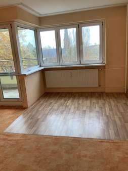 Wohnzimmer - Etagenwohnung in 13403 Berlin mit 65m² kaufen