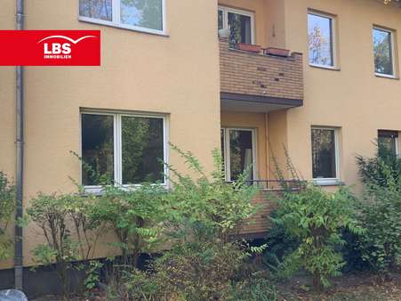 Außenansicht - Erdgeschosswohnung in 12277 Berlin mit 68m² kaufen