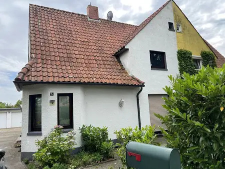 Großzügige Doppelhaushälfte mit schönem Garten!