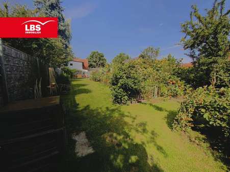 Selbstversorgergarten und Wohlfühloase auf 996qm Selbstversorgergarten und Wohlfühloase auf 996qm - Doppelhaushälfte in 49356 Diepholz mit 150m² kaufen