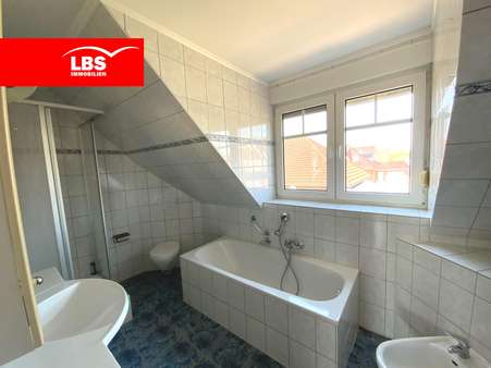 Bad DG - Doppelhaushälfte in 26169 Friesoythe mit 180m² kaufen