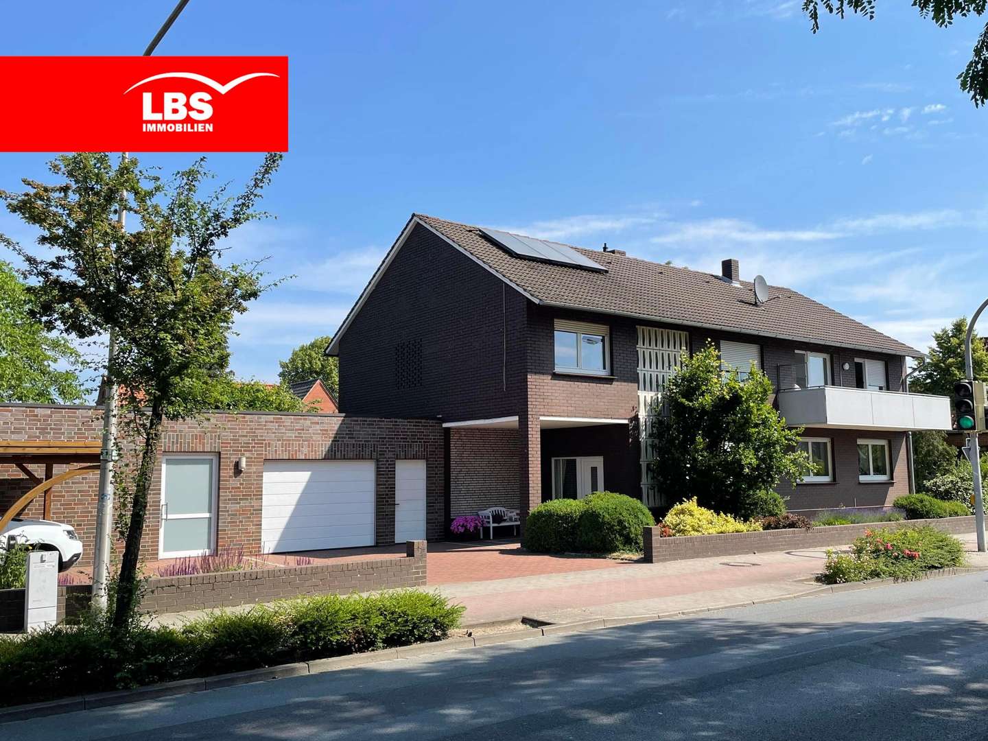 Vorderansicht - Zweifamilienhaus in 49565 Bramsche mit 238m² kaufen