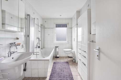 Badezimmer Badezimmer - Einfamilienhaus in 29225 Celle mit 148m² kaufen