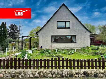 Renovierungsbedürftiges Einfamilienhaus in beliebter Lage von Maschen