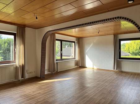 Wohnzimmer - Zweifamilienhaus in 21224 Rosengarten mit 200m² kaufen