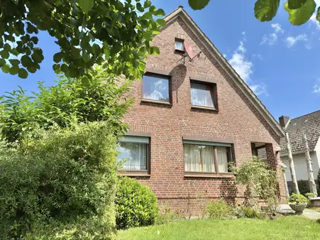 Solides Einfamilienhaus in Buxtehude bereit für Modernisierung