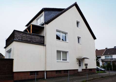 Hausansicht Eingangsbereich - Doppelhaushälfte in 30926 Seelze mit 213m² kaufen