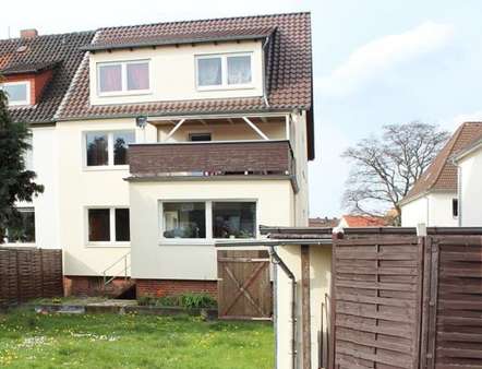 Hausansicht vom Garten - Doppelhaushälfte in 30926 Seelze mit 213m² kaufen