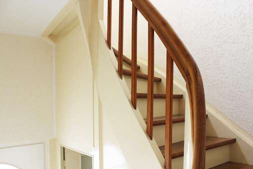 Treppenhaus - Doppelhaushälfte in 30926 Seelze mit 213m² kaufen