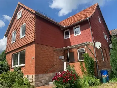 1-2 Familienhaus in dörflicher Lage mit pflegeleichtem Grundstück 
