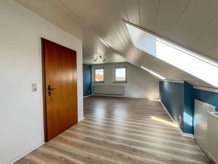 Wohnraum Wohnraum - Dachgeschosswohnung in 38120 Braunschweig mit 50m² kaufen